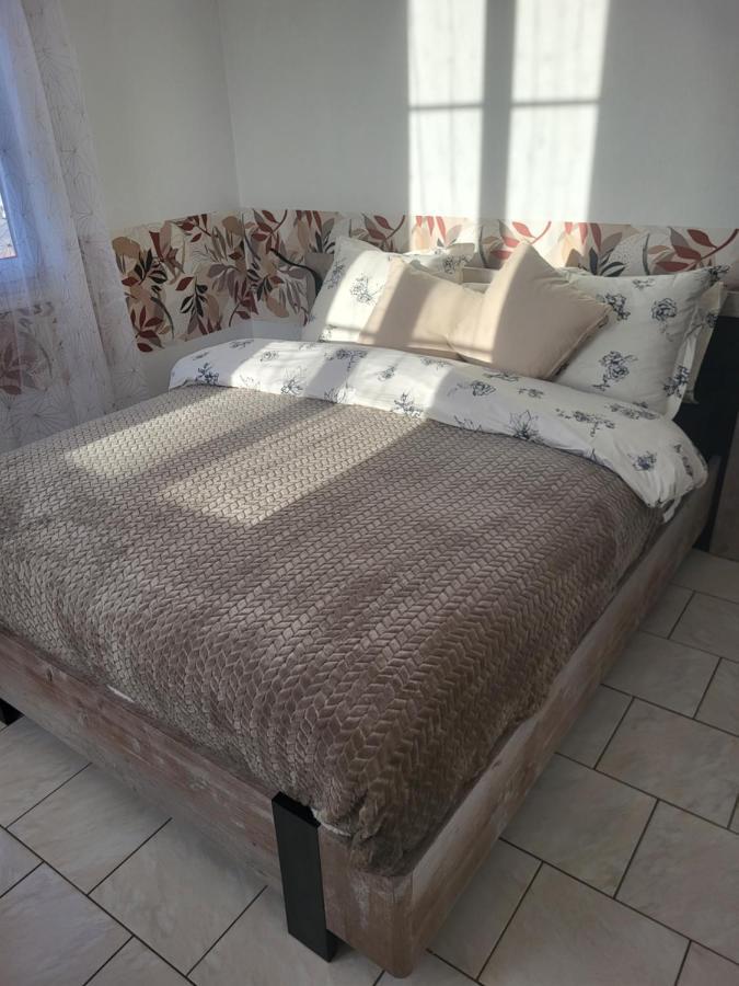 Akwaba Chez Ouli Hotel Levens Kültér fotó