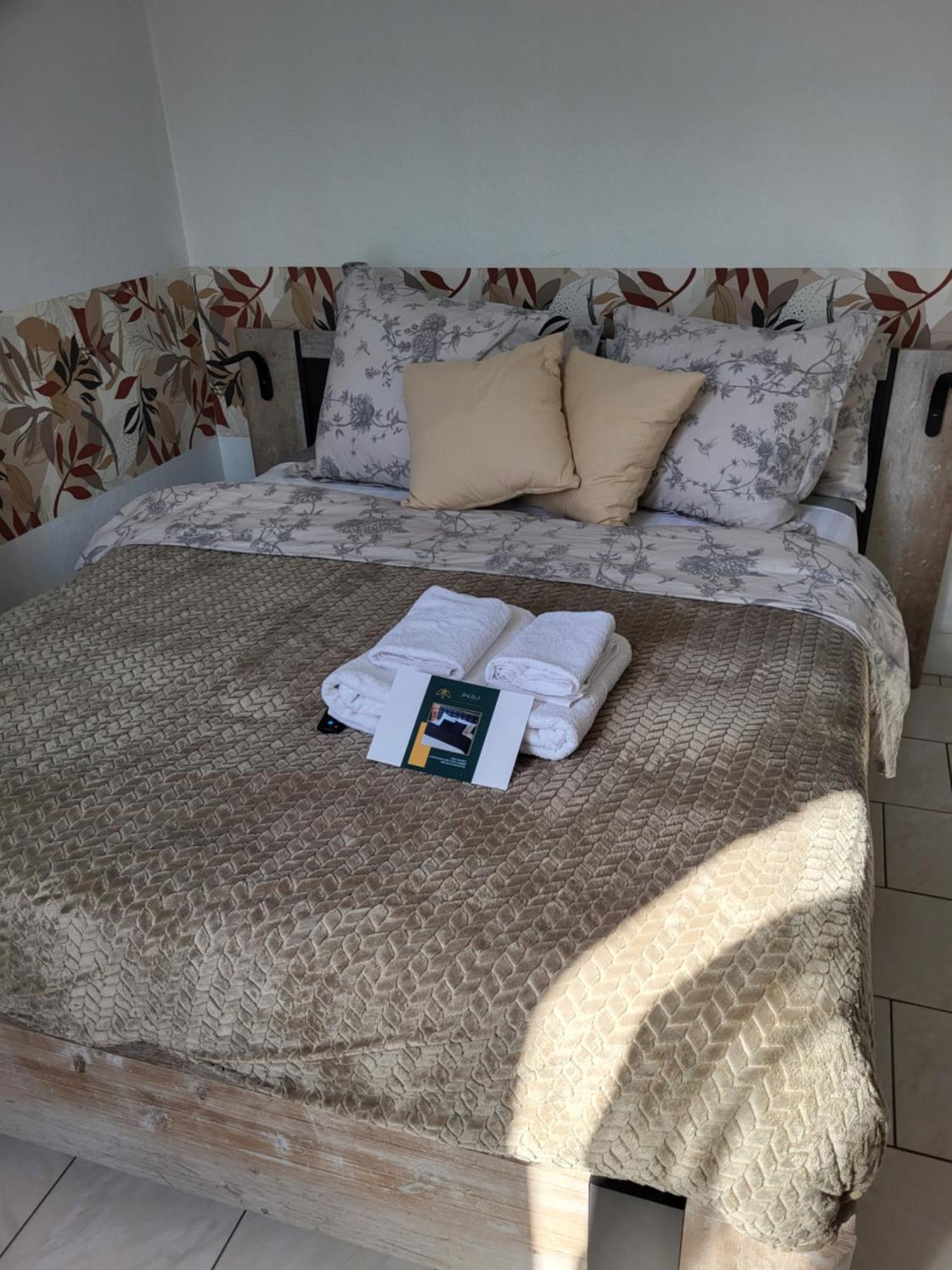 Akwaba Chez Ouli Hotel Levens Kültér fotó