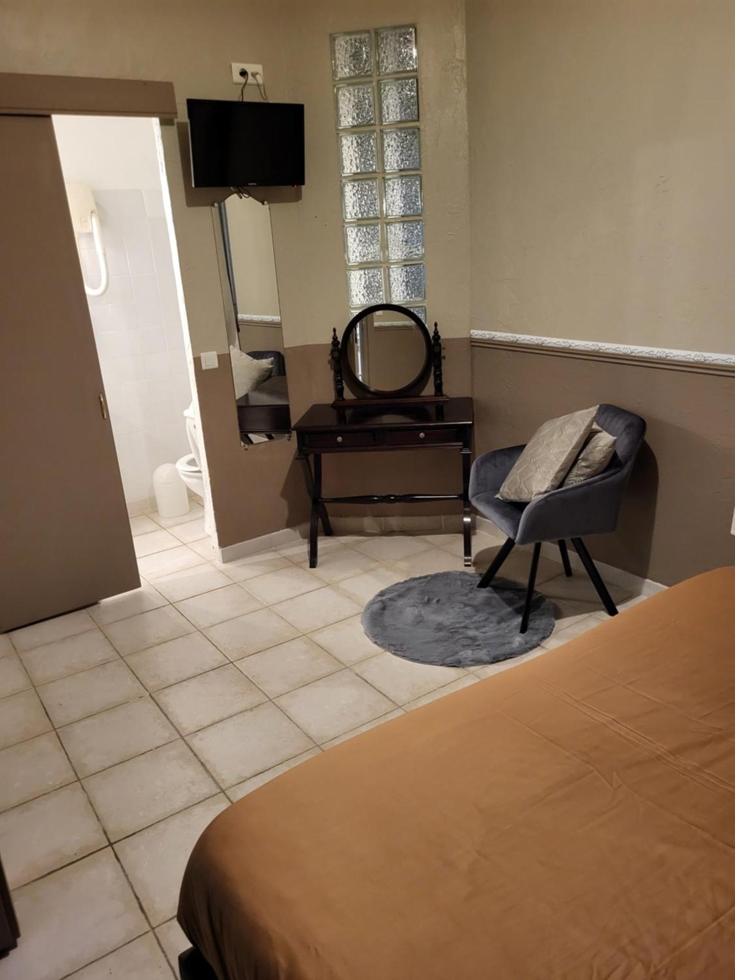 Akwaba Chez Ouli Hotel Levens Kültér fotó